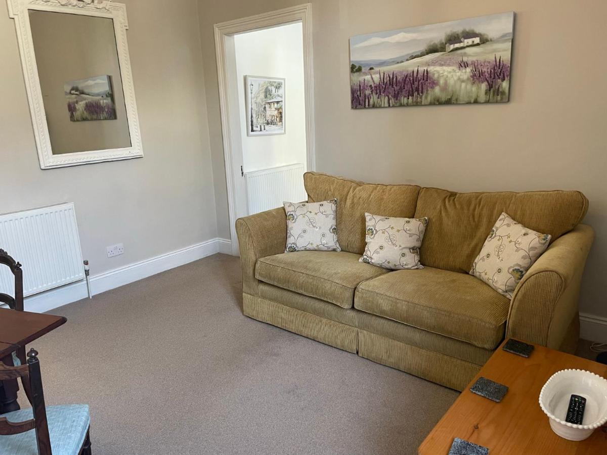 Lovely 1 Bed Flat In Victorian House 300m Seafront