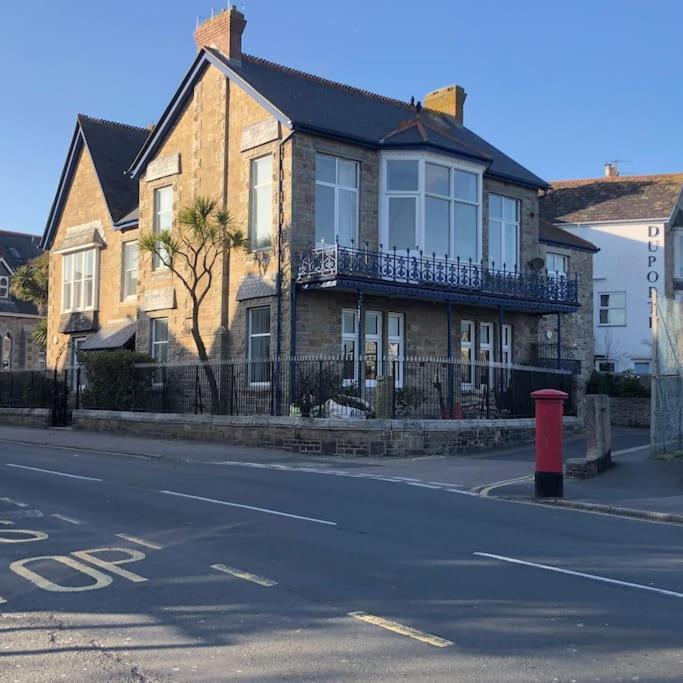 Lovely 1 Bed Flat In Victorian House 300m Seafront *