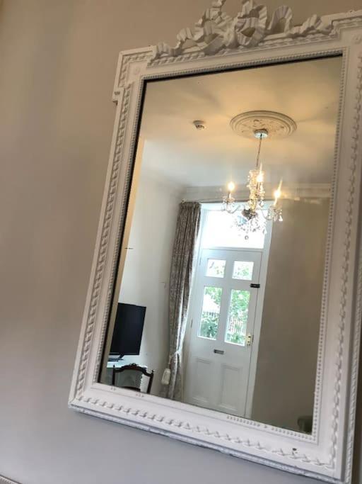 Lovely 1 Bed Flat In Victorian House 300m Seafront Penzance