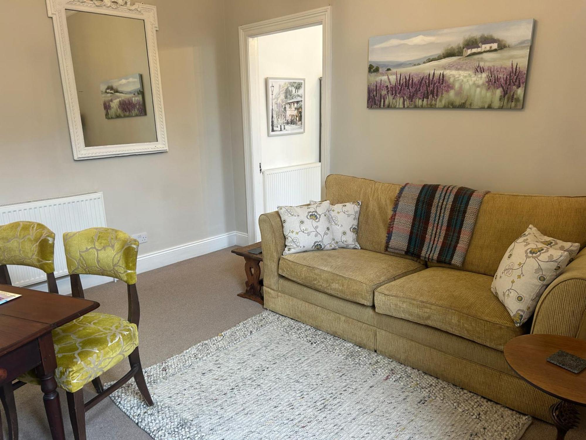 Lovely 1 Bed Flat In Victorian House 300m Seafront *